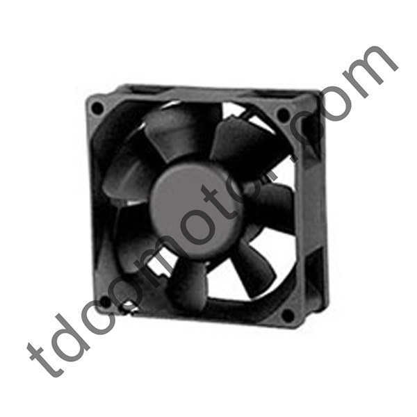 Axiální ventilátor DC 70x70x25 YZ-7025D s kuličkovým ložiskem